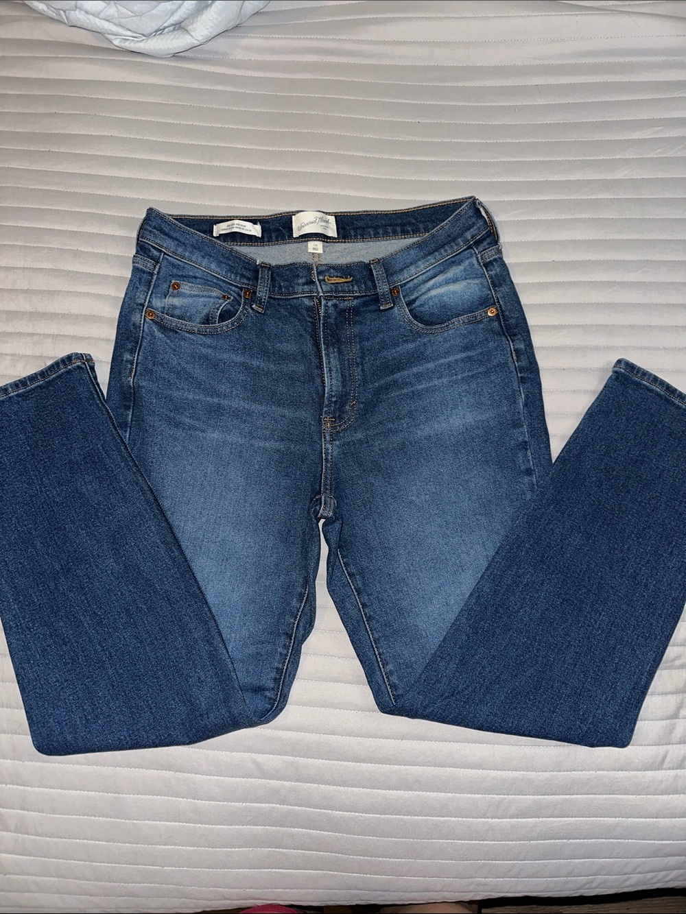Universal Thread Women's Skinny Jeans in Mid Blue Wash